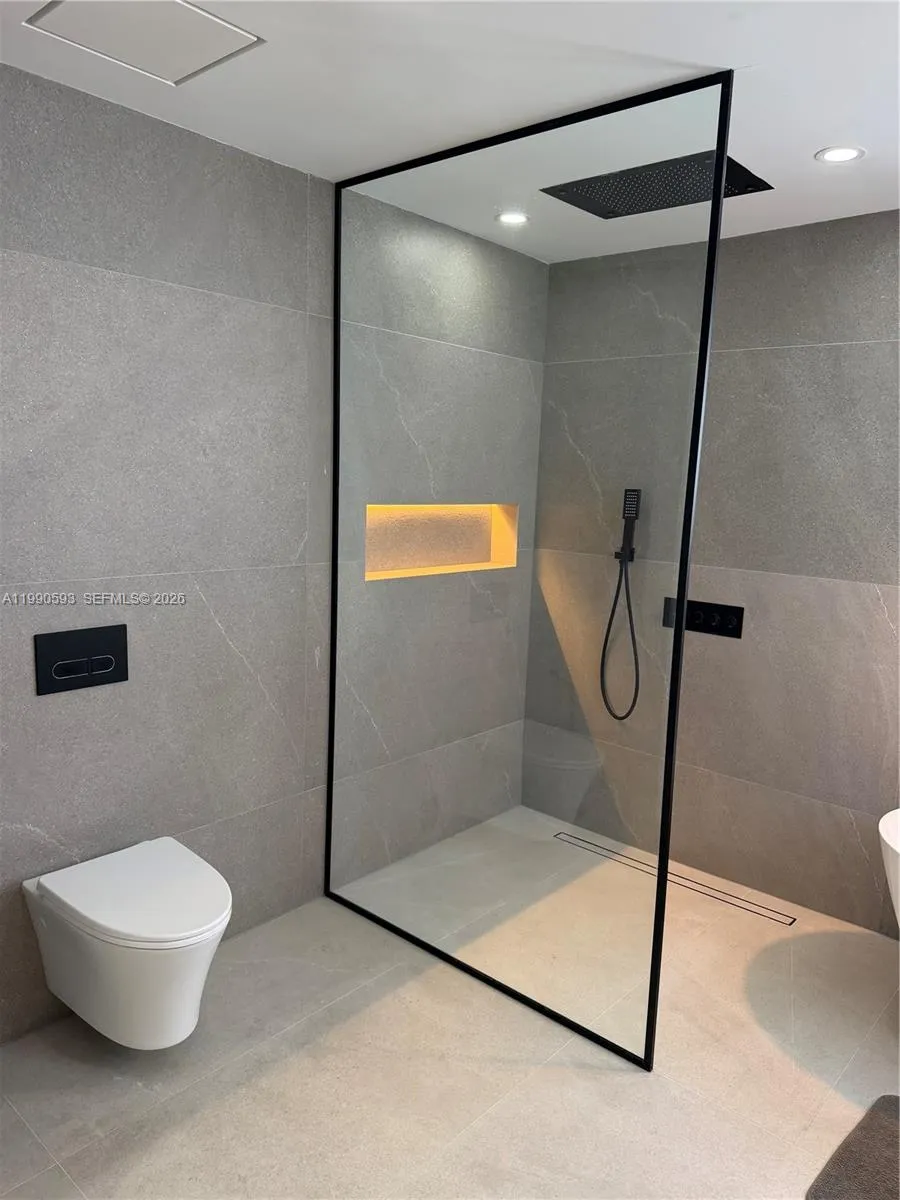 194th St 7874 Nw, Hialeah, Florida 33015, Hialeah, Florida 33015, 4 Bedrooms Bedrooms, ,3 BathroomsBathrooms,Residential Lease,For Rent,194th St 7874 Nw, Hialeah, Florida 33015,A11990593