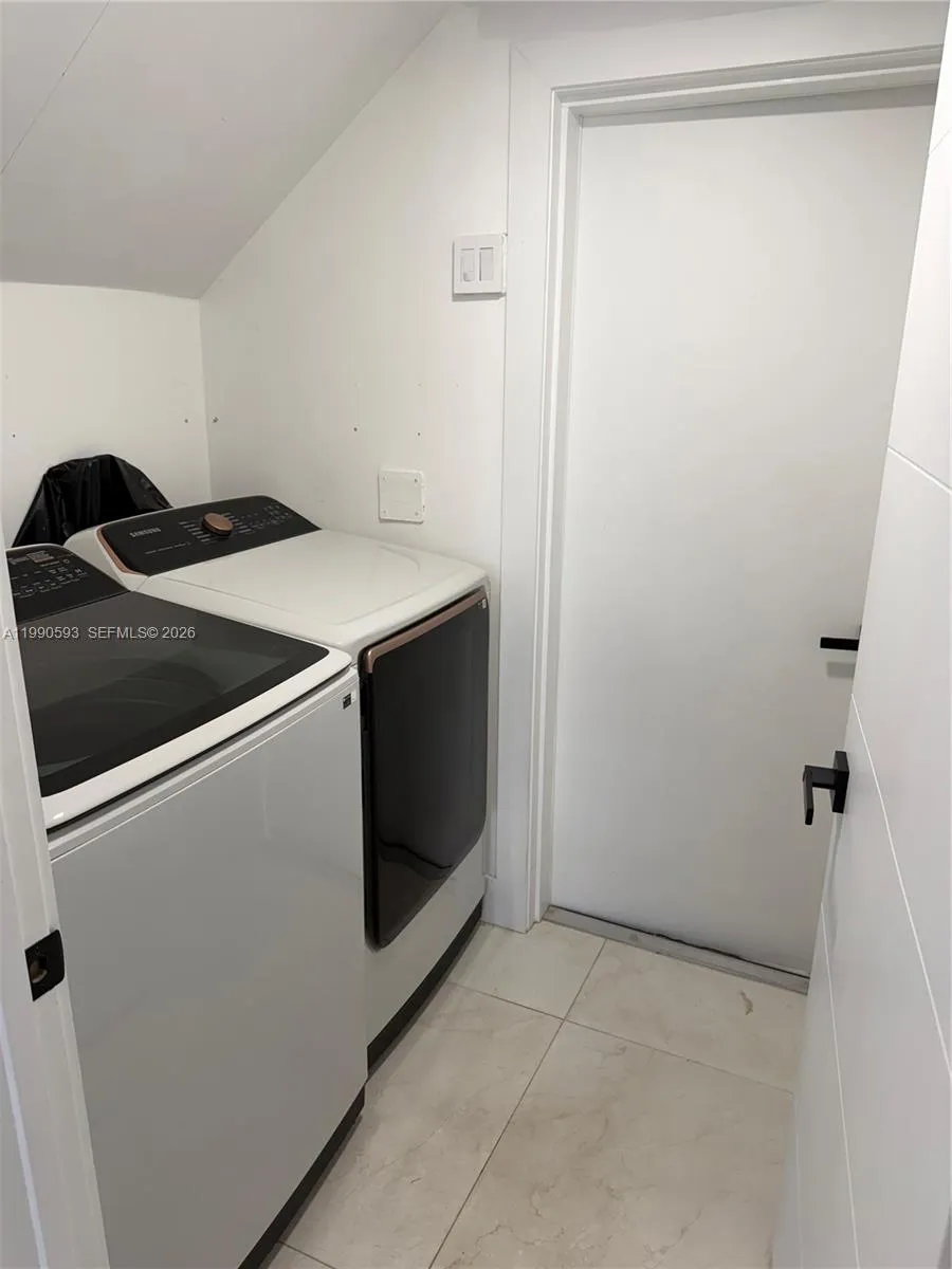 194th St 7874 Nw, Hialeah, Florida 33015, Hialeah, Florida 33015, 4 Bedrooms Bedrooms, ,3 BathroomsBathrooms,Residential Lease,For Rent,194th St 7874 Nw, Hialeah, Florida 33015,A11990593