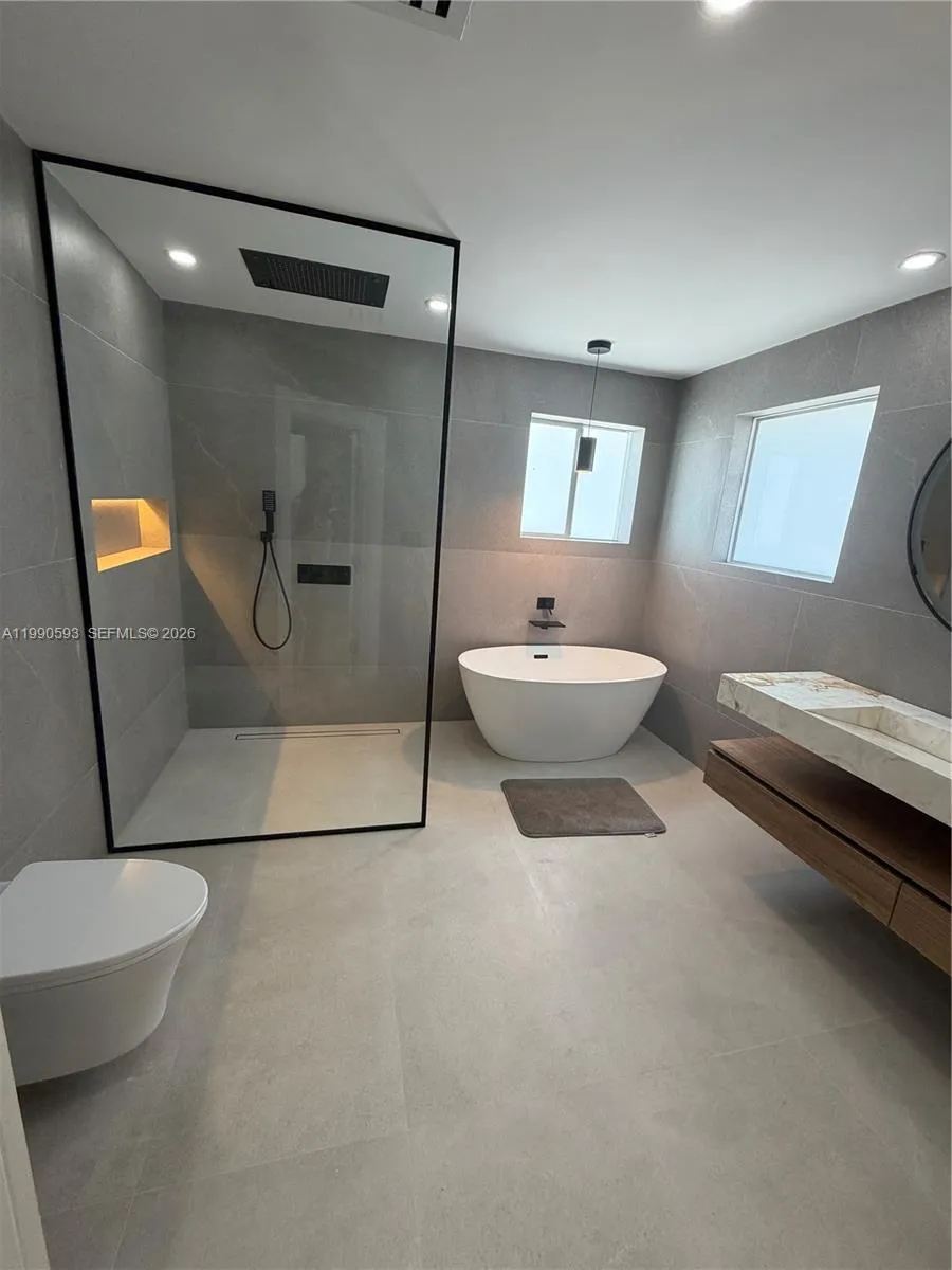 194th St 7874 Nw, Hialeah, Florida 33015, Hialeah, Florida 33015, 4 Bedrooms Bedrooms, ,3 BathroomsBathrooms,Residential Lease,For Rent,194th St 7874 Nw, Hialeah, Florida 33015,A11990593