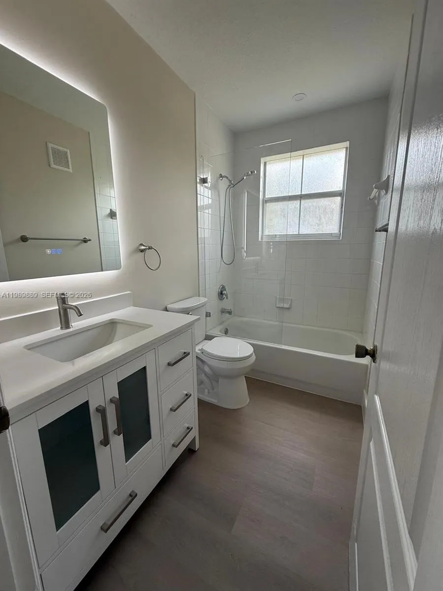 2nd Bathroom upstairs