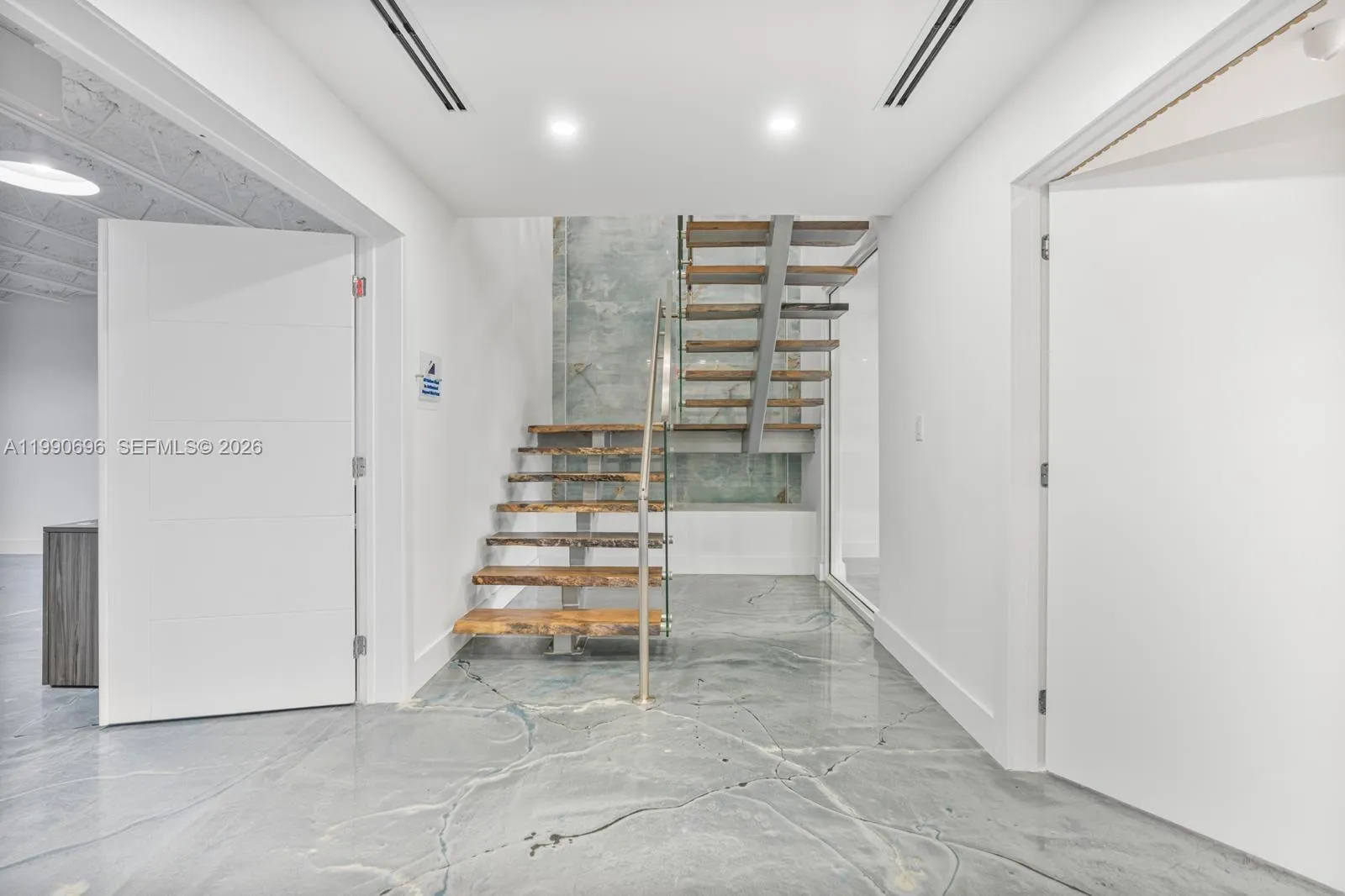 2075 W 76th St 1, Hialeah, Florida 33016, Hialeah, Florida 33016, ,Commercial Sale,For Sale,2075 W 76th St 1, Hialeah, Florida 33016,A11990696