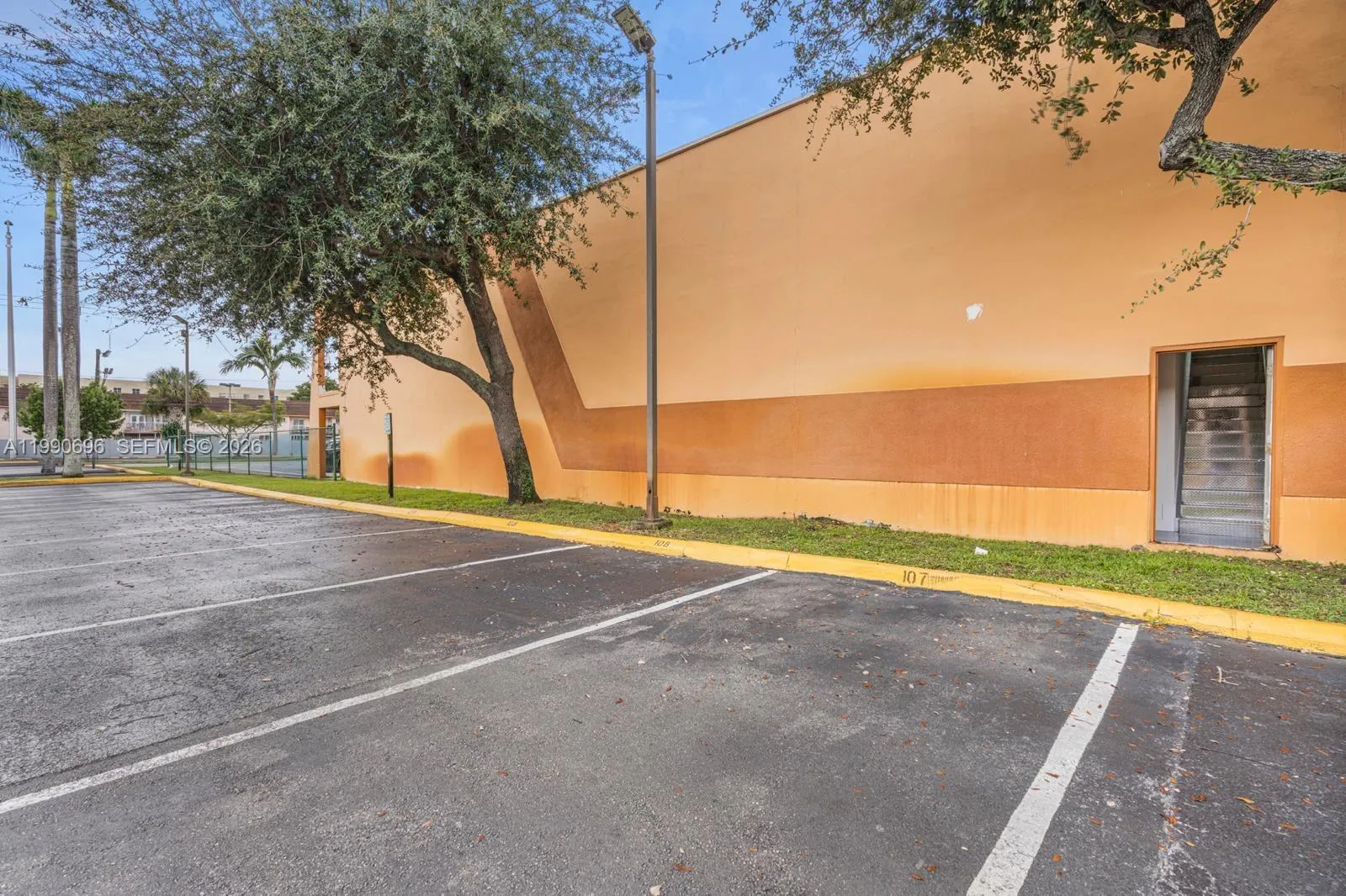 2075 W 76th St 1, Hialeah, Florida 33016, Hialeah, Florida 33016, ,Commercial Sale,For Sale,2075 W 76th St 1, Hialeah, Florida 33016,A11990696