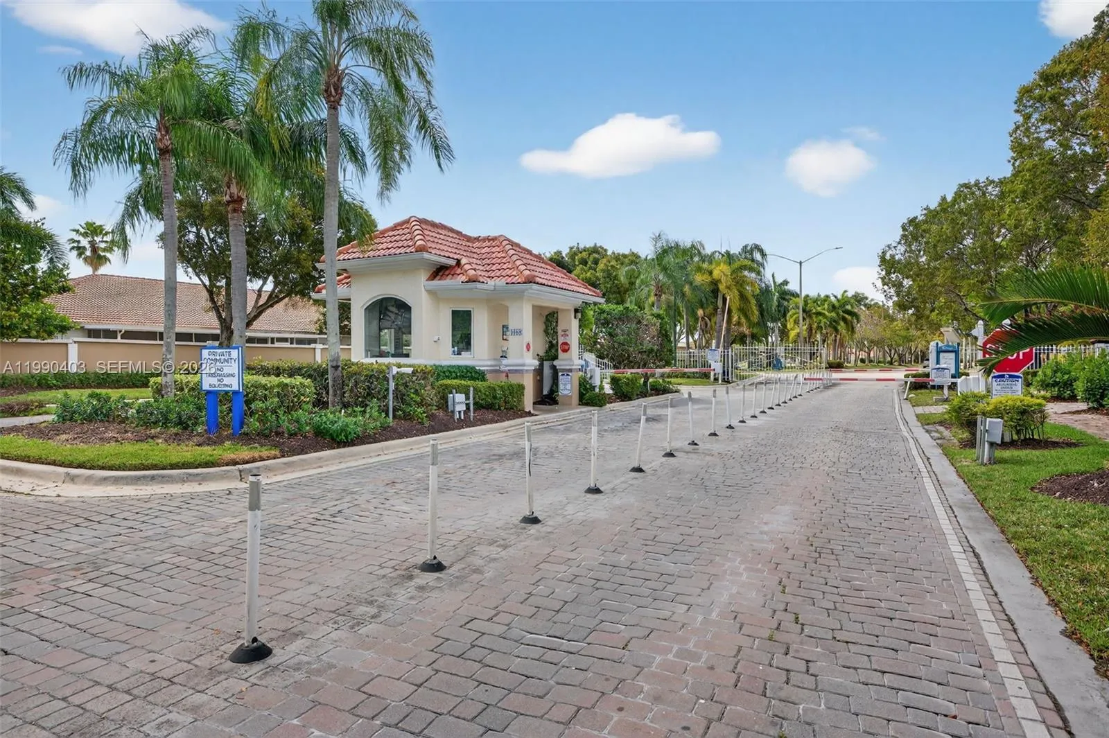 1012 Sw 42nd Ave, Deerfield Beach, Florida 33442, Deerfield Beach, Florida 33442, 3 Bedrooms Bedrooms, ,2 BathroomsBathrooms,Residential,For Sale,1012 Sw 42nd Ave, Deerfield Beach, Florida 33442,A11990403