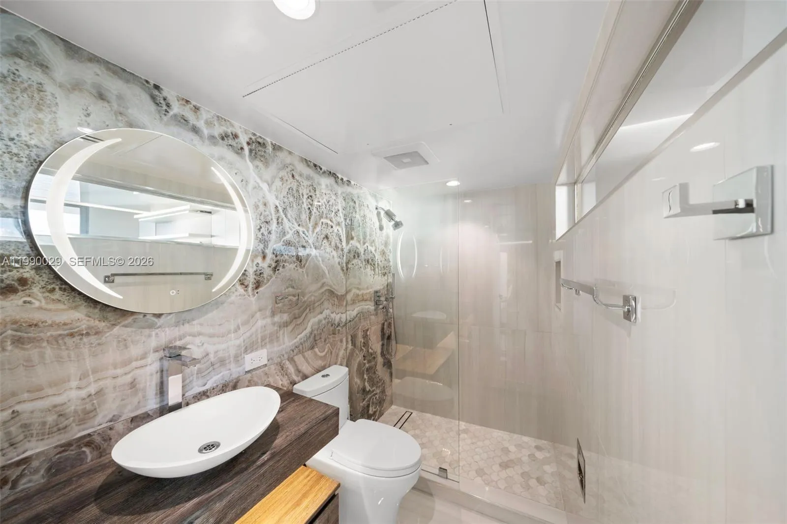 5555 Collins Ave 16h, Miami Beach, Florida 33140, Miami Beach, Florida 33140, 1 Bedroom Bedrooms, ,2 BathroomsBathrooms,Residential Lease,For Rent,5555 Collins Ave 16h, Miami Beach, Florida 33140,A11990029