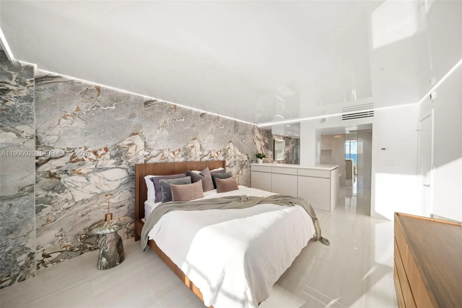5555 Collins Ave 16h, Miami Beach, Florida 33140, Miami Beach, Florida 33140, 1 Bedroom Bedrooms, ,2 BathroomsBathrooms,Residential Lease,For Rent,5555 Collins Ave 16h, Miami Beach, Florida 33140,A11990029