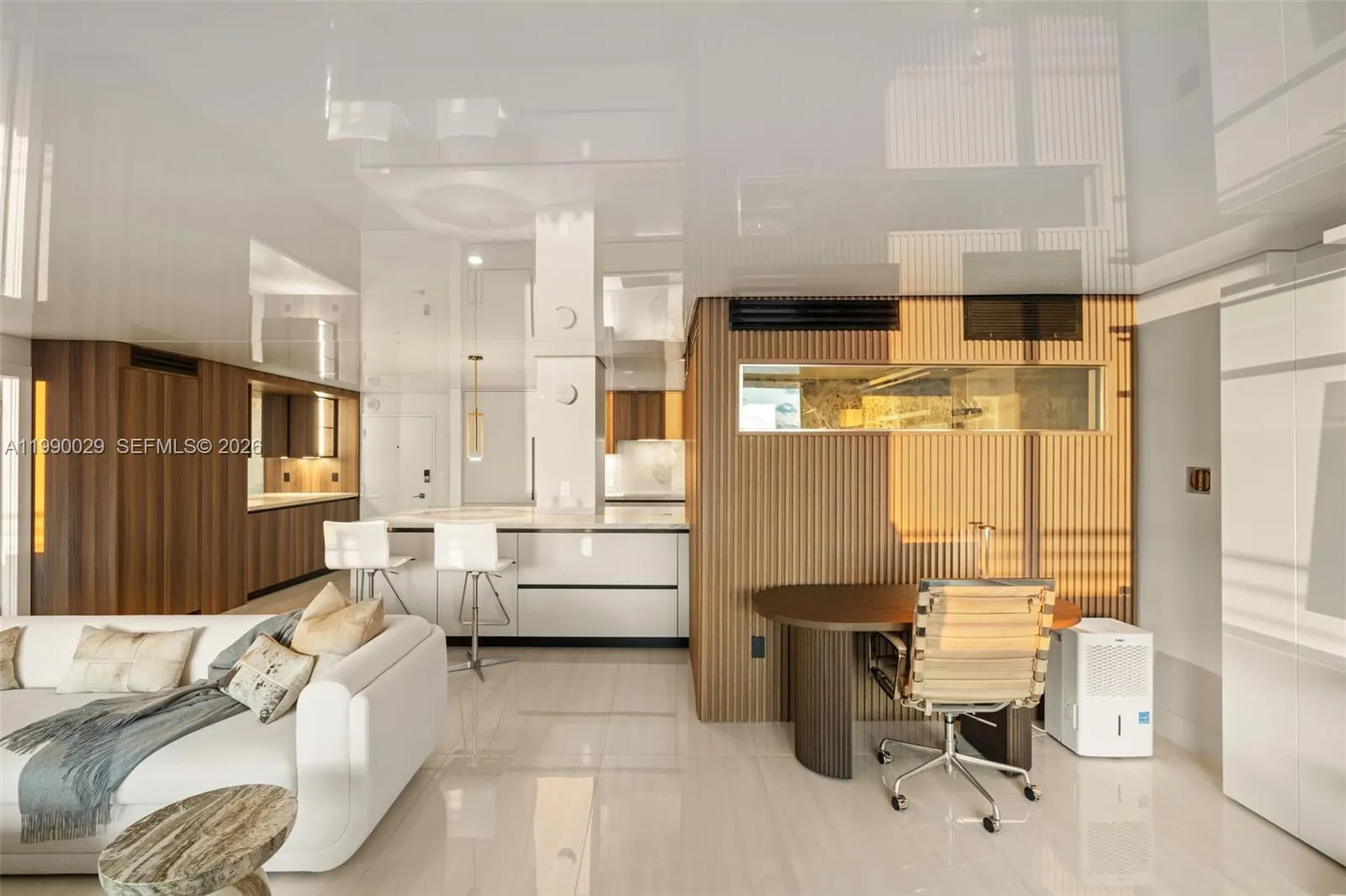 5555 Collins Ave 16h, Miami Beach, Florida 33140, Miami Beach, Florida 33140, 1 Bedroom Bedrooms, ,2 BathroomsBathrooms,Residential Lease,For Rent,5555 Collins Ave 16h, Miami Beach, Florida 33140,A11990029