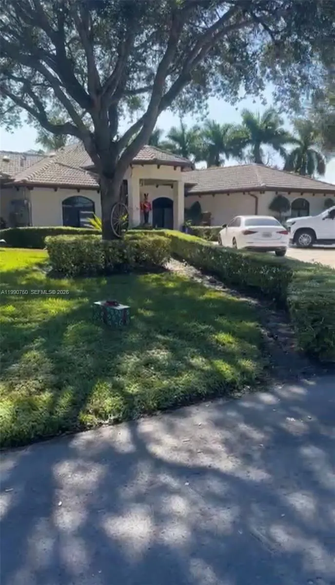 5200 Sw 113th Ave, Davie, Florida 33330, Davie, Florida 33330, 5 Bedrooms Bedrooms, ,3 BathroomsBathrooms,Residential,For Sale,5200 Sw 113th Ave, Davie, Florida 33330,A11990750