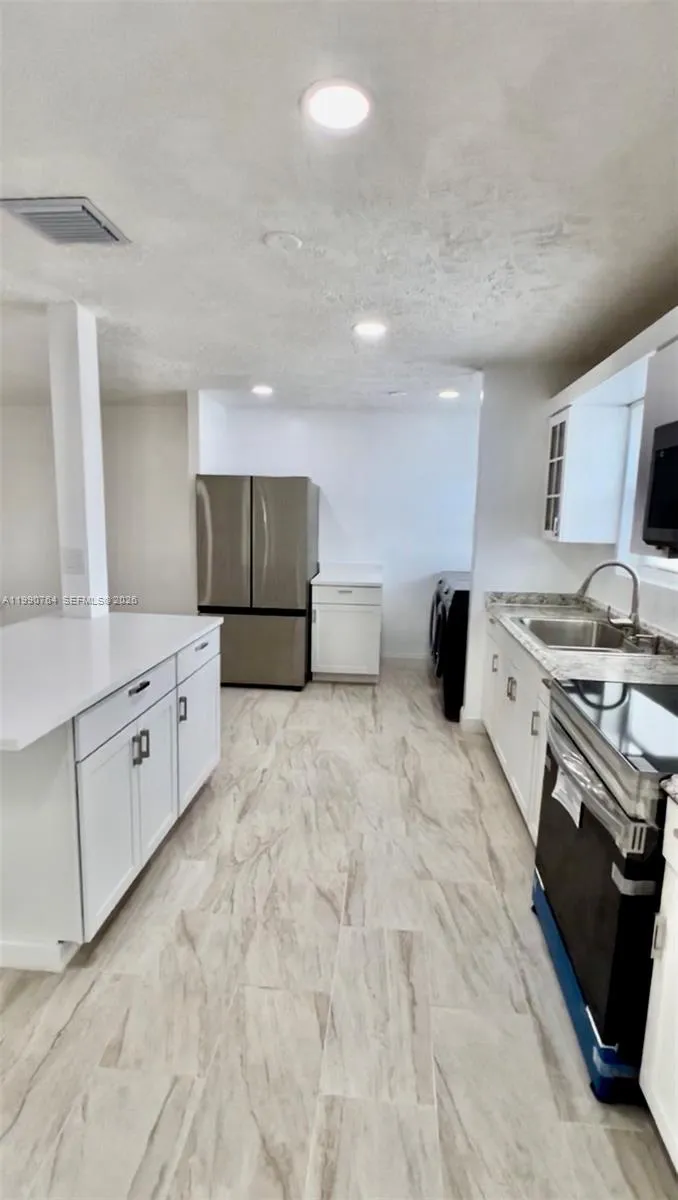 1800 Sw 87th Ave, Miami, Florida 33165, Miami, Florida 33165, 3 Bedrooms Bedrooms, ,1 BathroomBathrooms,Residential Lease,For Rent,1800 Sw 87th Ave, Miami, Florida 33165,A11990764