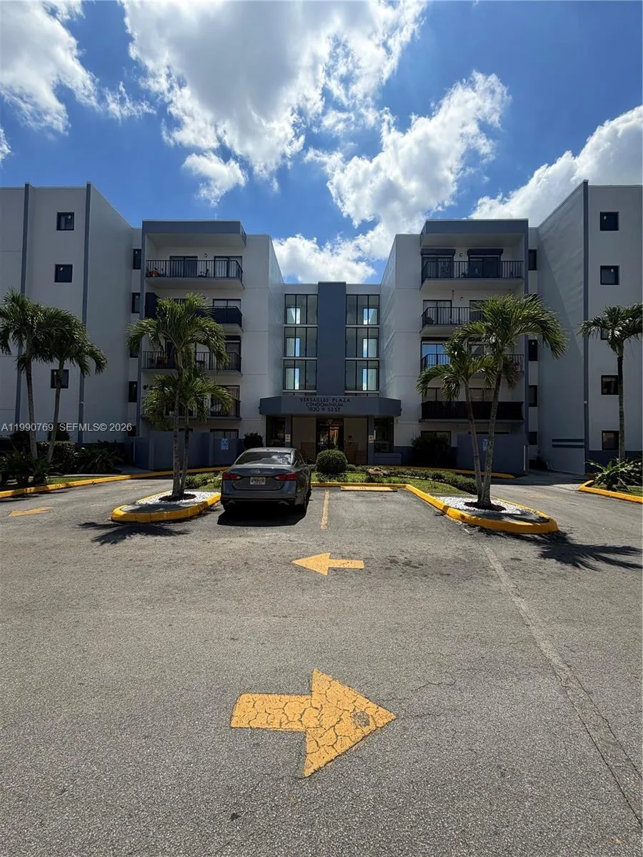 1820 W 53rd St 201, Hialeah, Florida 33012, Hialeah, Florida 33012, 2 Bedrooms Bedrooms, ,2 BathroomsBathrooms,Residential Lease,For Rent,1820 W 53rd St 201, Hialeah, Florida 33012,A11990769