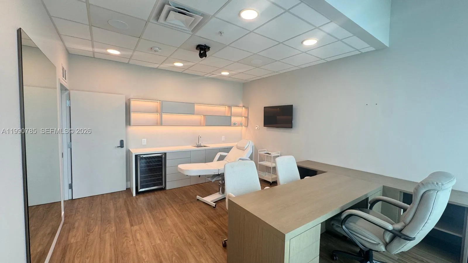 2820 Ne 214th St 1004, Aventura, Florida 33180, Aventura, Florida 33180, ,Commercial Lease,For Rent,2820 Ne 214th St 1004, Aventura, Florida 33180,A11990785