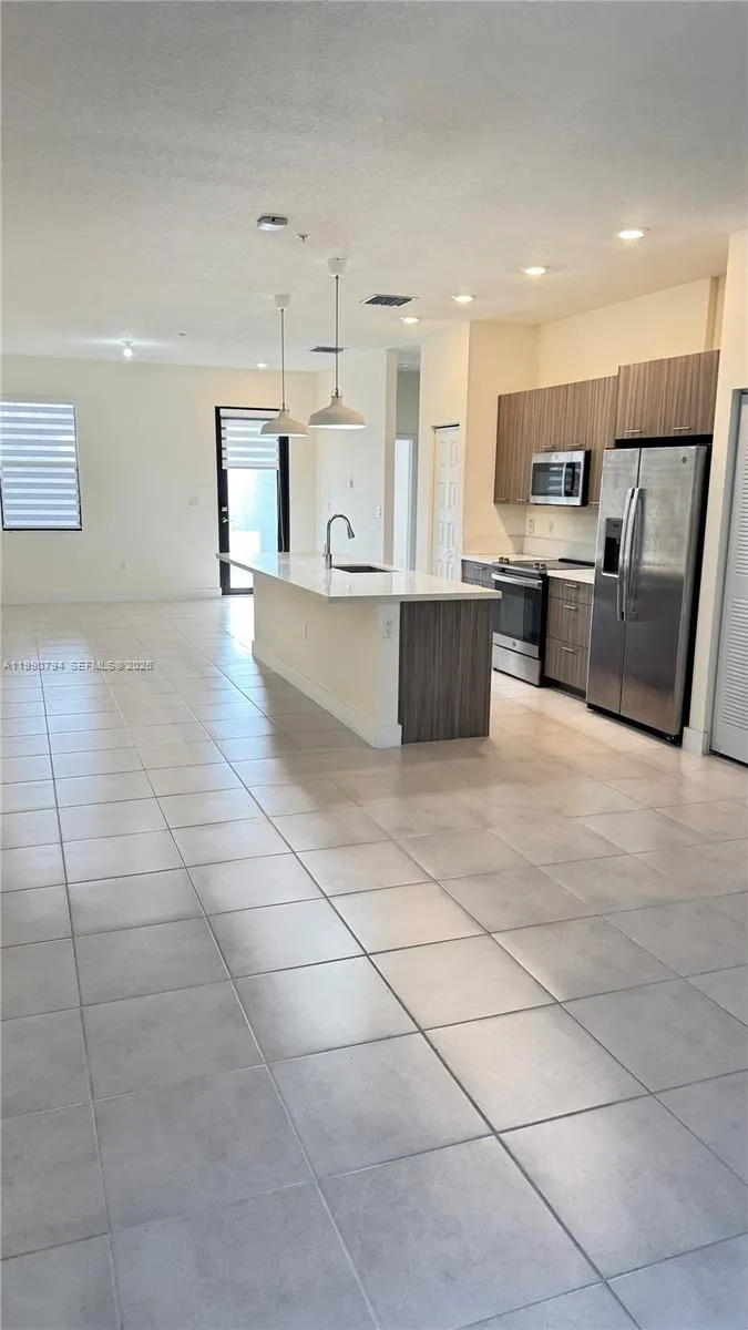 8005 Nw 104th Ave 21, Doral, Florida 33178, Doral, Florida 33178, 3 Bedrooms Bedrooms, ,2 BathroomsBathrooms,Residential Lease,For Rent,8005 Nw 104th Ave 21, Doral, Florida 33178,A11990794