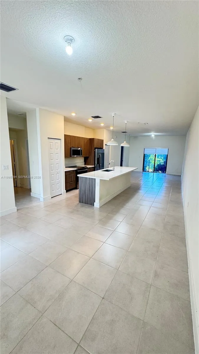 8005 Nw 104th Ave 21, Doral, Florida 33178, Doral, Florida 33178, 3 Bedrooms Bedrooms, ,2 BathroomsBathrooms,Residential Lease,For Rent,8005 Nw 104th Ave 21, Doral, Florida 33178,A11990794