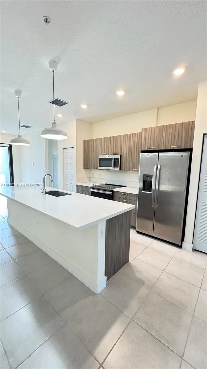 8005 Nw 104th Ave 21, Doral, Florida 33178, Doral, Florida 33178, 3 Bedrooms Bedrooms, ,2 BathroomsBathrooms,Residential Lease,For Rent,8005 Nw 104th Ave 21, Doral, Florida 33178,A11990794
