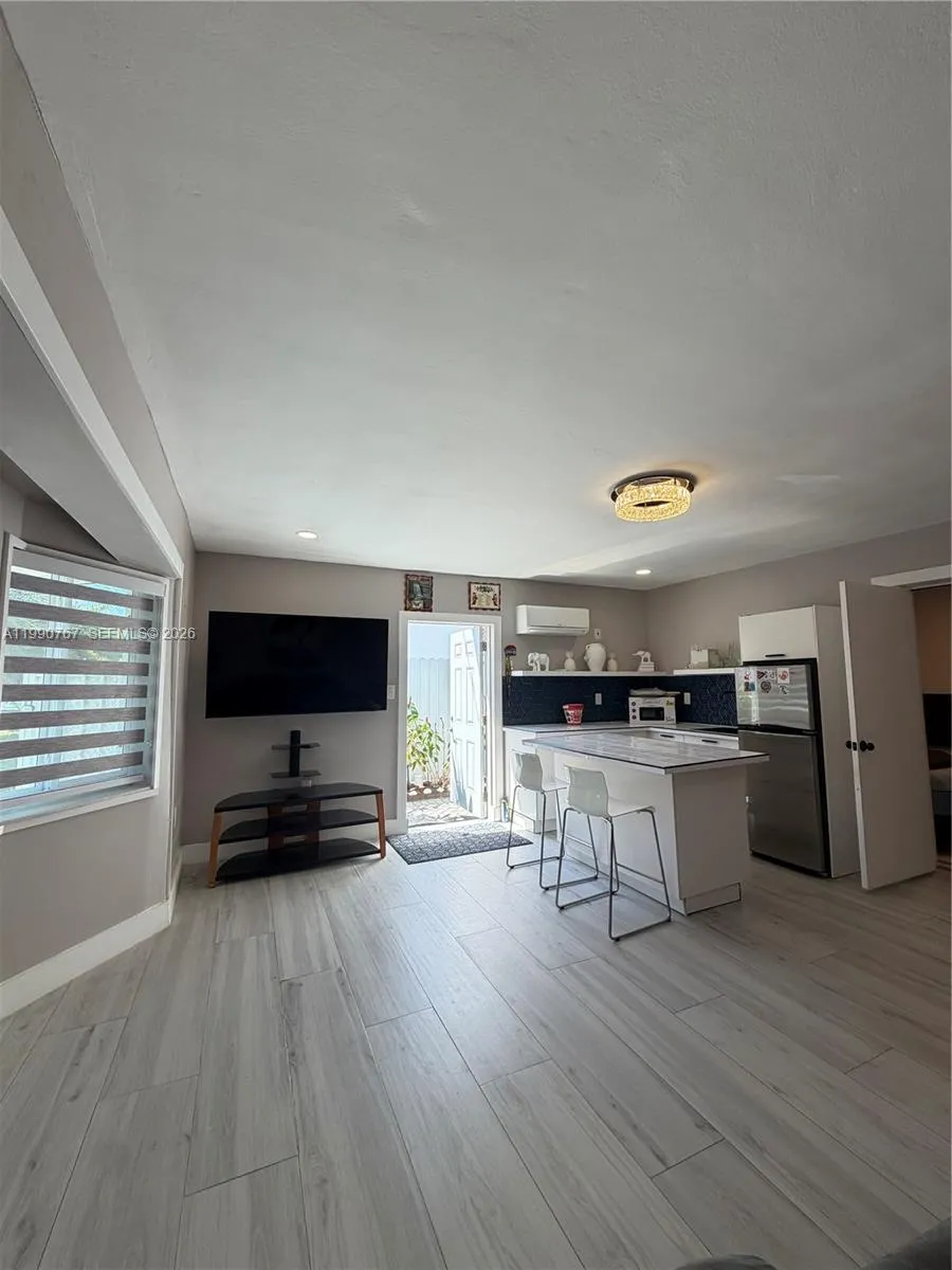 8235 Sw 41st Ter 1, Miami, Florida 33155, Miami, Florida 33155, 1 Bedroom Bedrooms, ,1 BathroomBathrooms,Residential Lease,For Rent,8235 Sw 41st Ter 1, Miami, Florida 33155,A11990767