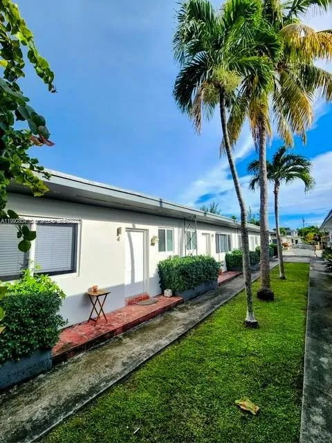 805 81st St 2, Miami Beach, Florida 33141, Miami Beach, Florida 33141, 1 Bedroom Bedrooms, ,1 BathroomBathrooms,Residential Lease,For Rent,805 81st St 2, Miami Beach, Florida 33141,A11990804