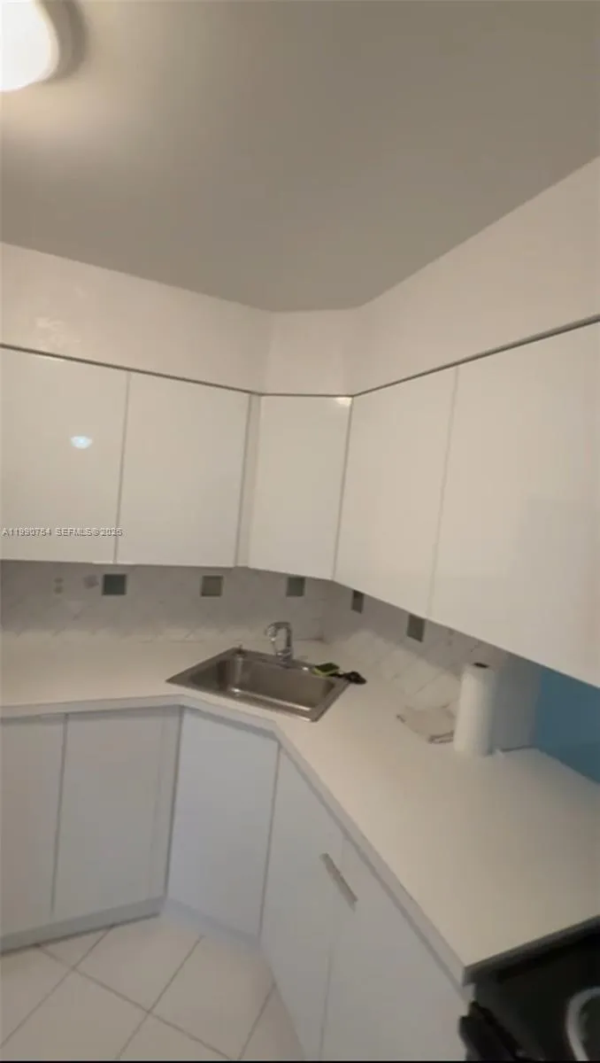 1550 Ne 191st St 108-b, Miami, Florida 33179, Miami, Florida 33179, 1 Bedroom Bedrooms, ,1 BathroomBathrooms,Residential Lease,For Rent,1550 Ne 191st St 108-b, Miami, Florida 33179,A11990754