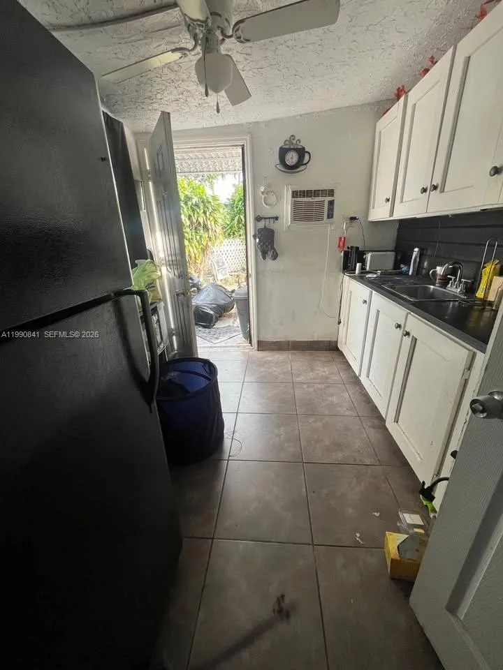 22xx Sw 42 Way C, Fort Lauderdale, Florida 33317, Fort Lauderdale, Florida 33317, 1 Bedroom Bedrooms, ,1 BathroomBathrooms,Residential Lease,For Rent,22xx Sw 42 Way C, Fort Lauderdale, Florida 33317,A11990841