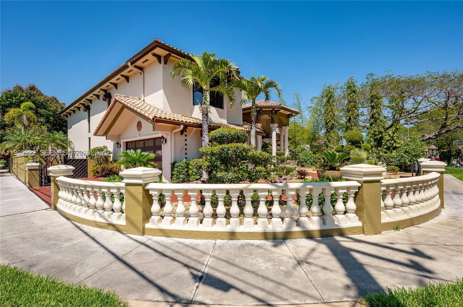 588 Miller Dr, Miami Springs, Florida 33166, Miami Springs, Florida 33166, 5 Bedrooms Bedrooms, ,4 BathroomsBathrooms,Residential,For Sale,588 Miller Dr, Miami Springs, Florida 33166,A11990322