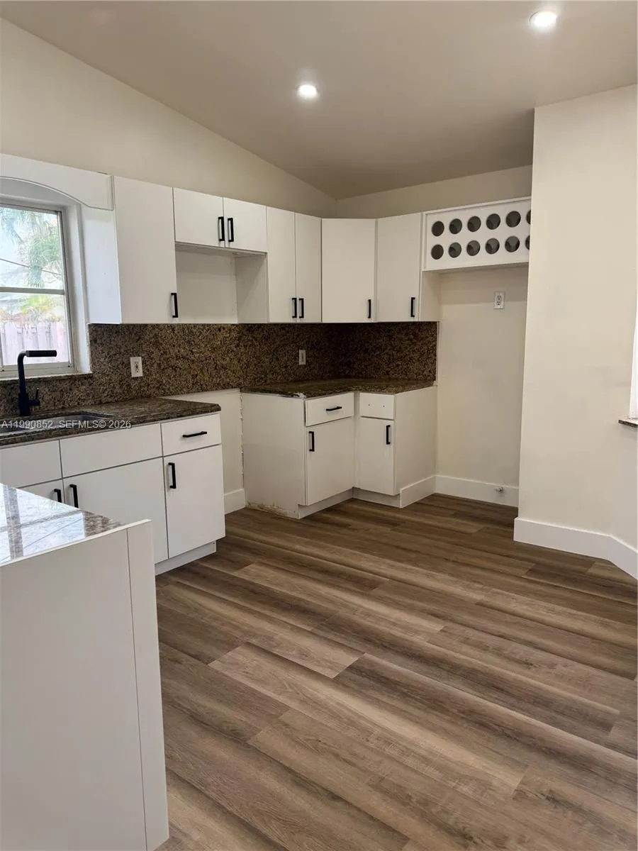 14750 Sw 111th St 1, Miami, Florida 33196, Miami, Florida 33196, 3 Bedrooms Bedrooms, ,2 BathroomsBathrooms,Residential Lease,For Rent,14750 Sw 111th St 1, Miami, Florida 33196,A11990852