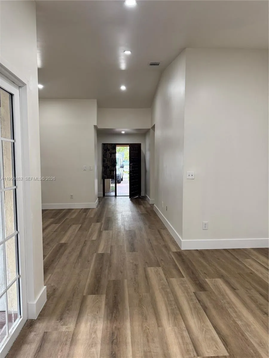 14750 Sw 111th St 1, Miami, Florida 33196, Miami, Florida 33196, 3 Bedrooms Bedrooms, ,2 BathroomsBathrooms,Residential Lease,For Rent,14750 Sw 111th St 1, Miami, Florida 33196,A11990852