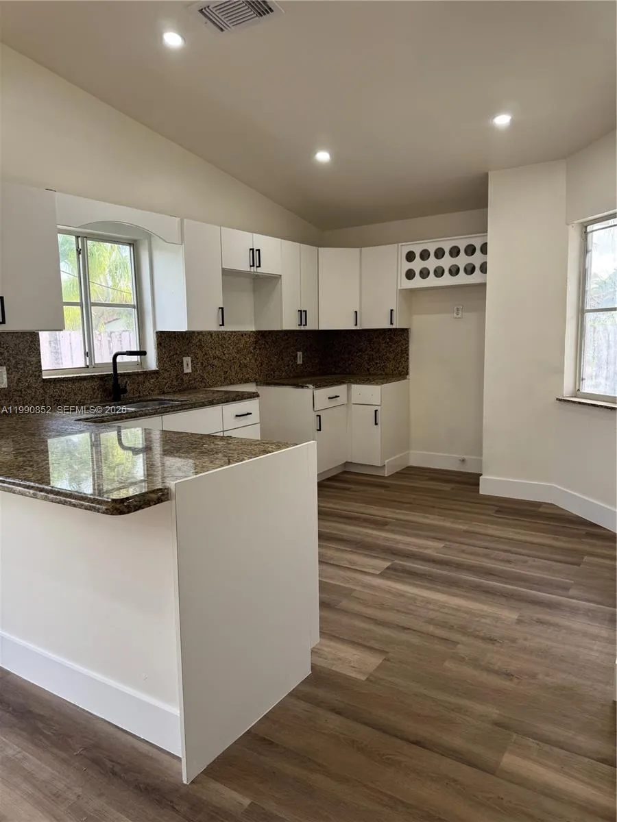 14750 Sw 111th St 1, Miami, Florida 33196, Miami, Florida 33196, 3 Bedrooms Bedrooms, ,2 BathroomsBathrooms,Residential Lease,For Rent,14750 Sw 111th St 1, Miami, Florida 33196,A11990852