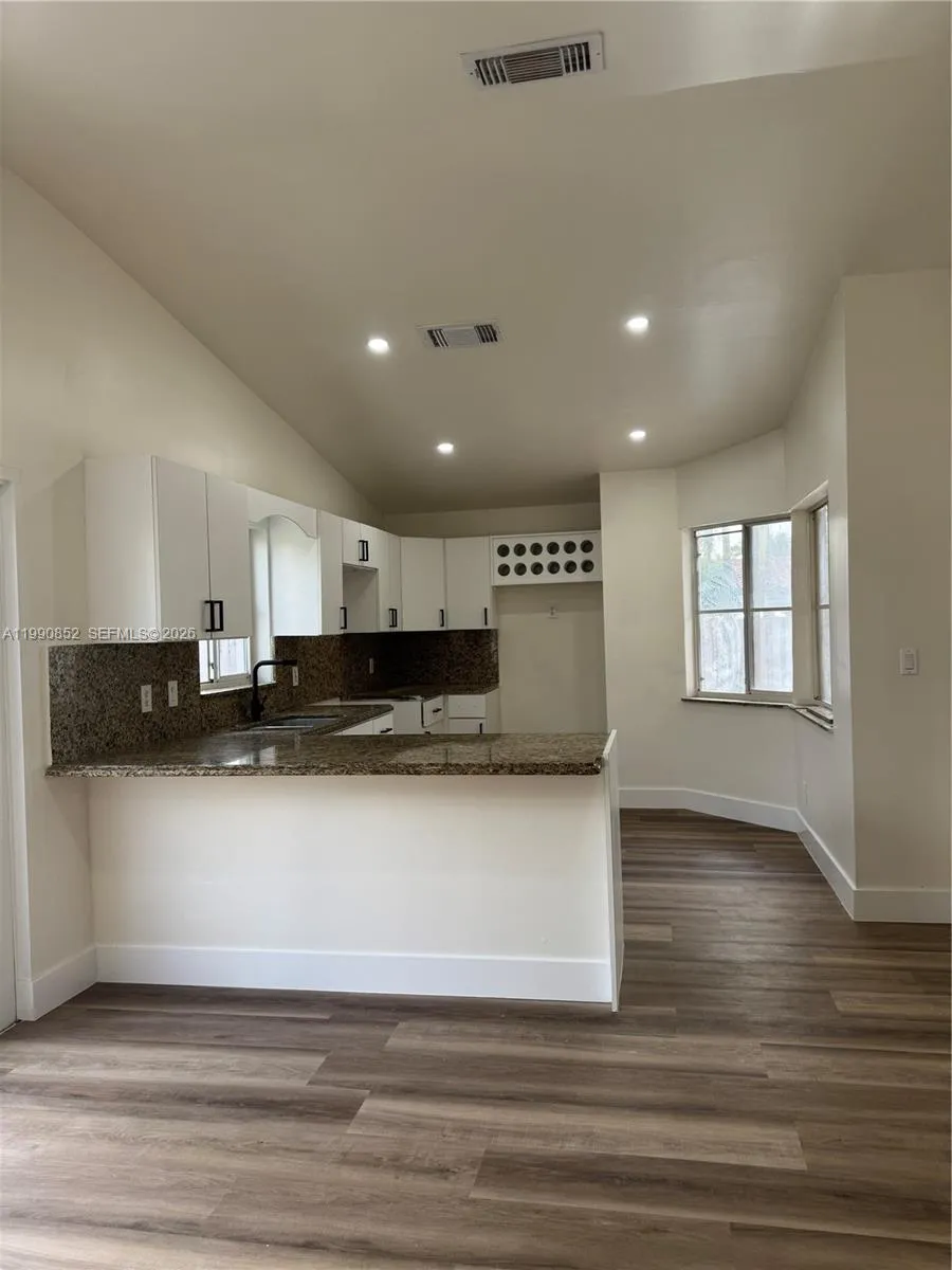 14750 Sw 111th St 1, Miami, Florida 33196, Miami, Florida 33196, 3 Bedrooms Bedrooms, ,2 BathroomsBathrooms,Residential Lease,For Rent,14750 Sw 111th St 1, Miami, Florida 33196,A11990852