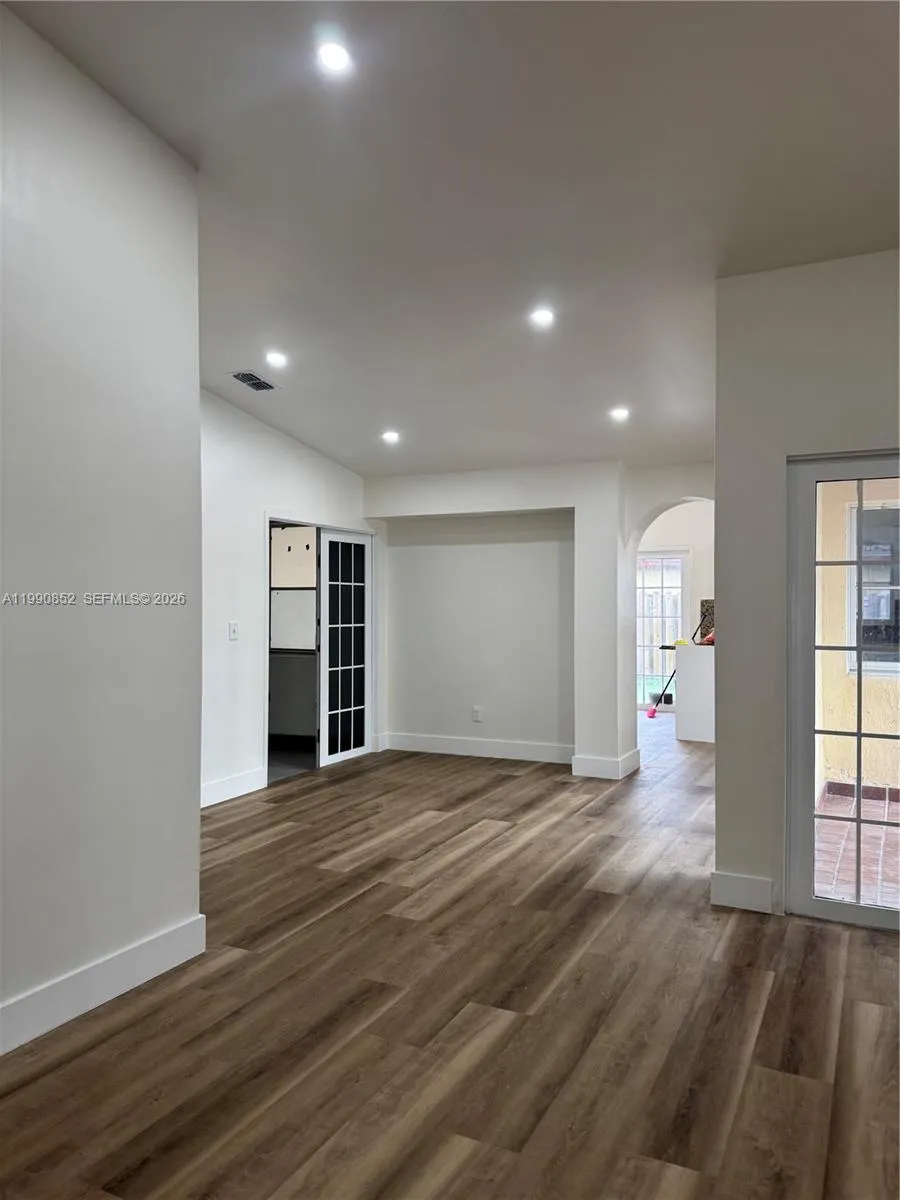14750 Sw 111th St 1, Miami, Florida 33196, Miami, Florida 33196, 3 Bedrooms Bedrooms, ,2 BathroomsBathrooms,Residential Lease,For Rent,14750 Sw 111th St 1, Miami, Florida 33196,A11990852