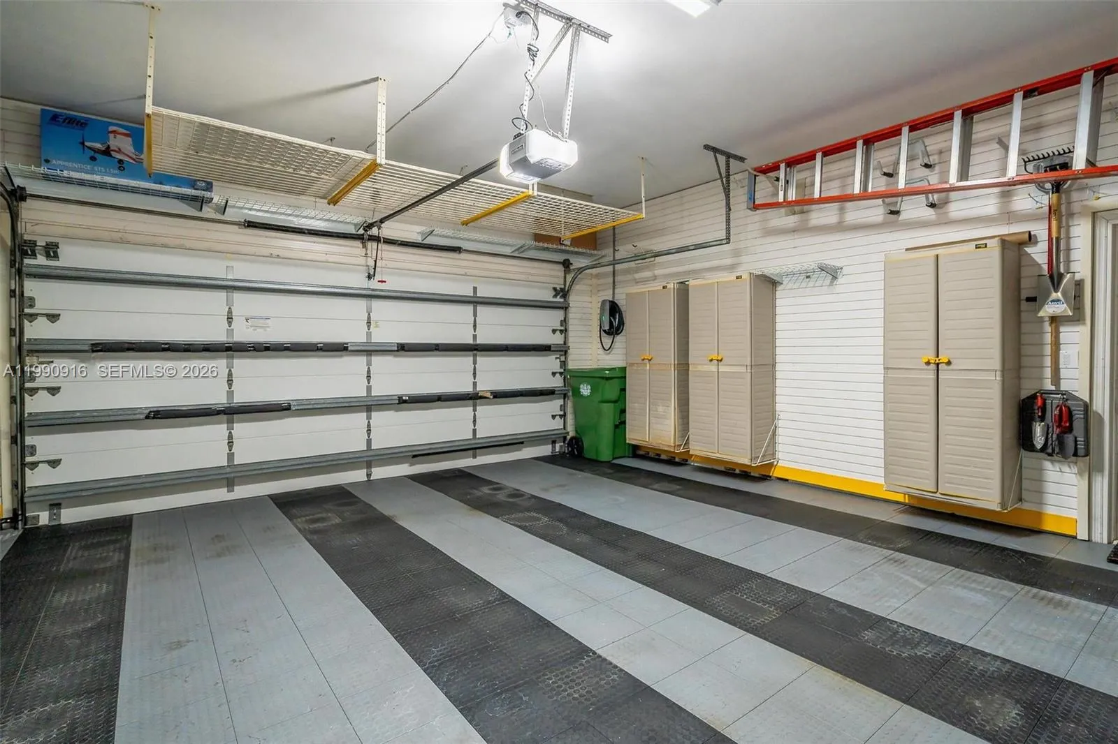 392 Coconut Cir, Weston, Florida 33326, Weston, Florida 33326, 5 Bedrooms Bedrooms, ,3 BathroomsBathrooms,Residential,For Sale,392 Coconut Cir, Weston, Florida 33326,A11990916