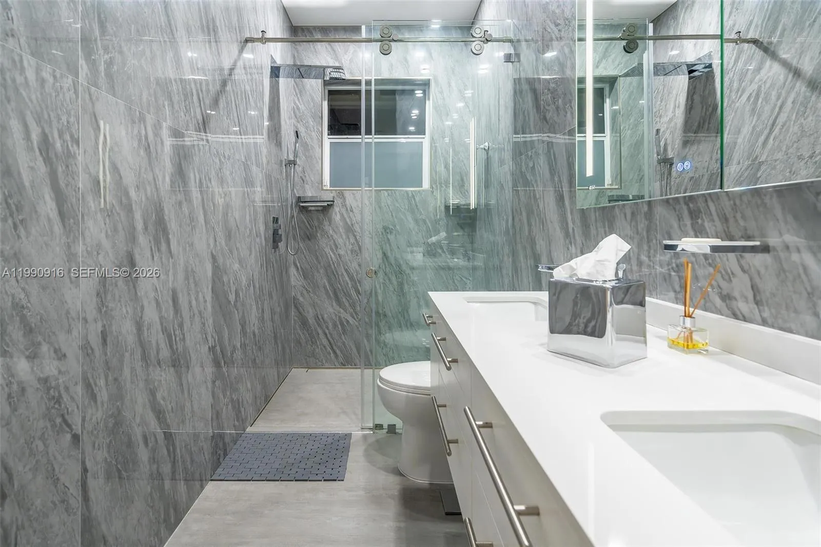 392 Coconut Cir, Weston, Florida 33326, Weston, Florida 33326, 5 Bedrooms Bedrooms, ,3 BathroomsBathrooms,Residential,For Sale,392 Coconut Cir, Weston, Florida 33326,A11990916