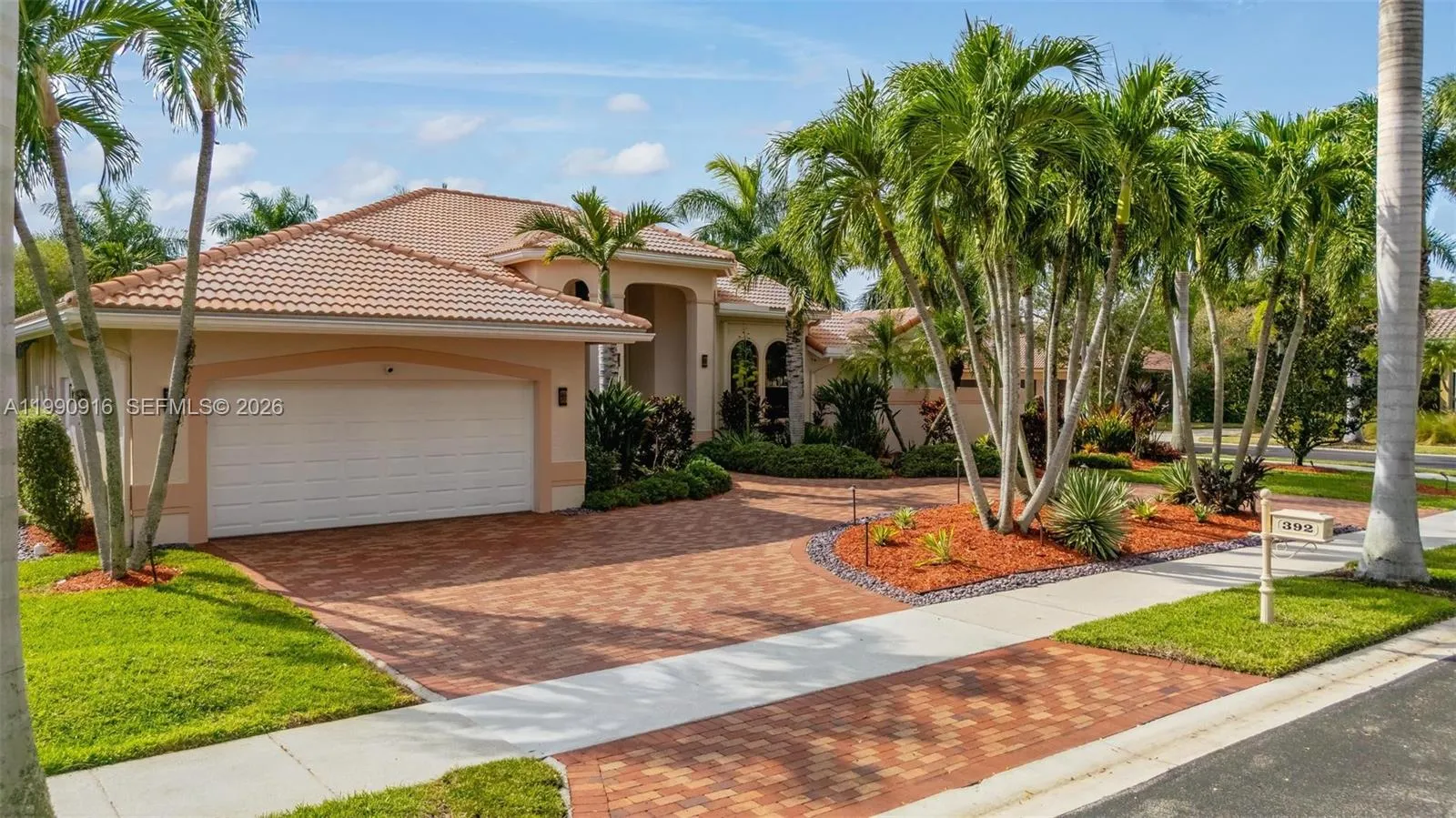 392 Coconut Cir, Weston, Florida 33326, Weston, Florida 33326, 5 Bedrooms Bedrooms, ,3 BathroomsBathrooms,Residential,For Sale,392 Coconut Cir, Weston, Florida 33326,A11990916