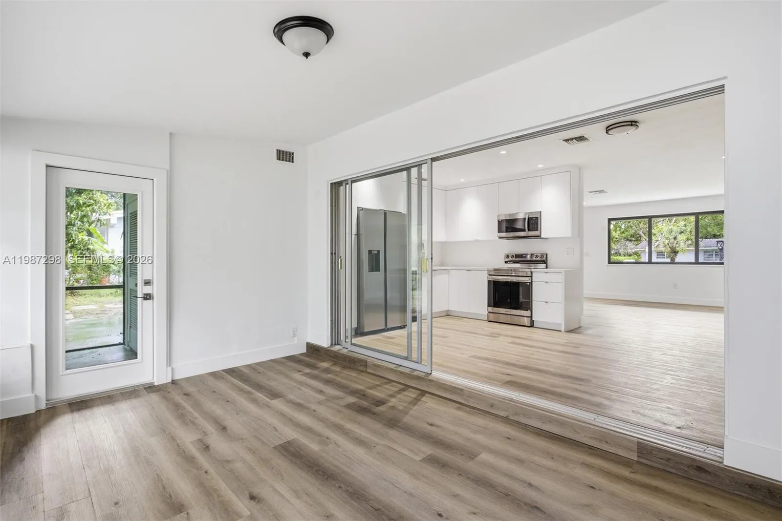 11434 Sw 81st Rd 11434, Pinecrest, Florida 33156, Pinecrest, Florida 33156, 2 Bedrooms Bedrooms, ,2 BathroomsBathrooms,Residential Lease,For Rent,11434 Sw 81st Rd 11434, Pinecrest, Florida 33156,A11987298