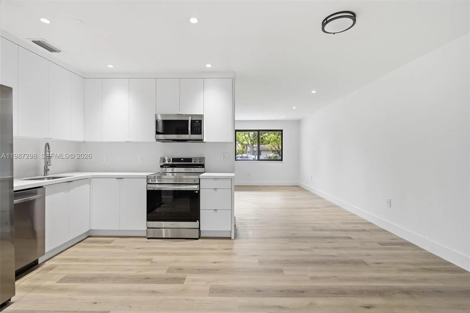 11434 Sw 81st Rd 11434, Pinecrest, Florida 33156, Pinecrest, Florida 33156, 2 Bedrooms Bedrooms, ,2 BathroomsBathrooms,Residential Lease,For Rent,11434 Sw 81st Rd 11434, Pinecrest, Florida 33156,A11987298