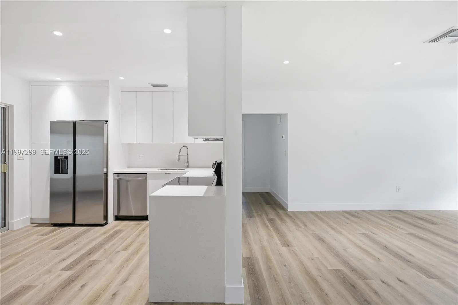11434 Sw 81st Rd 11434, Pinecrest, Florida 33156, Pinecrest, Florida 33156, 2 Bedrooms Bedrooms, ,2 BathroomsBathrooms,Residential Lease,For Rent,11434 Sw 81st Rd 11434, Pinecrest, Florida 33156,A11987298