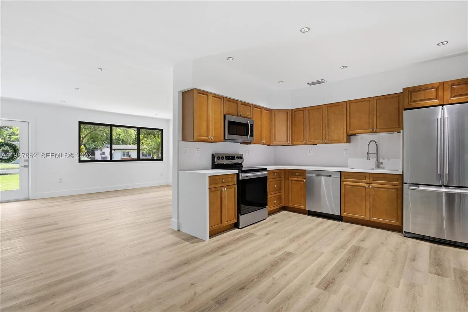 11436 Sw 81st Rd 11436, Pinecrest, Florida 33156, Pinecrest, Florida 33156, 2 Bedrooms Bedrooms, ,1 BathroomBathrooms,Residential Lease,For Rent,11436 Sw 81st Rd 11436, Pinecrest, Florida 33156,A11987862