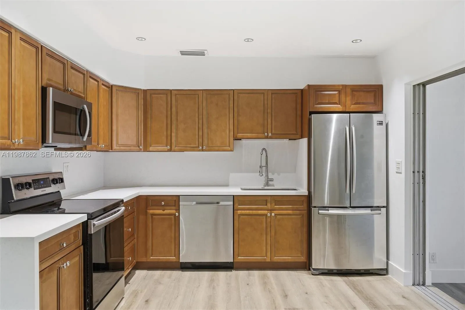 11436 Sw 81st Rd 11436, Pinecrest, Florida 33156, Pinecrest, Florida 33156, 2 Bedrooms Bedrooms, ,1 BathroomBathrooms,Residential Lease,For Rent,11436 Sw 81st Rd 11436, Pinecrest, Florida 33156,A11987862