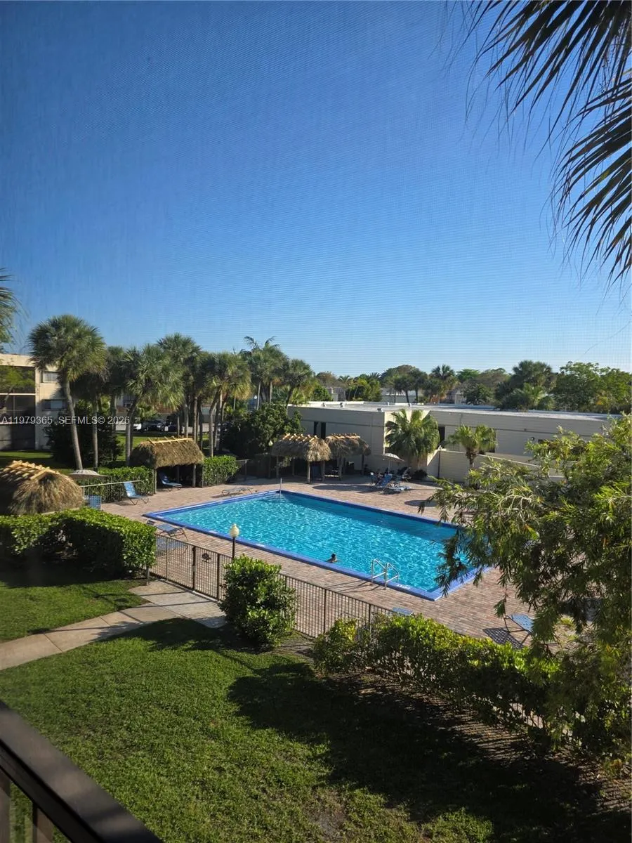8015 Sw 107th Ave 313, Miami, Florida 33173, Miami, Florida 33173, 2 Bedrooms Bedrooms, 1 Room Rooms,2 BathroomsBathrooms,Residential,For Sale,8015 Sw 107th Ave 313, Miami, Florida 33173,A11979365