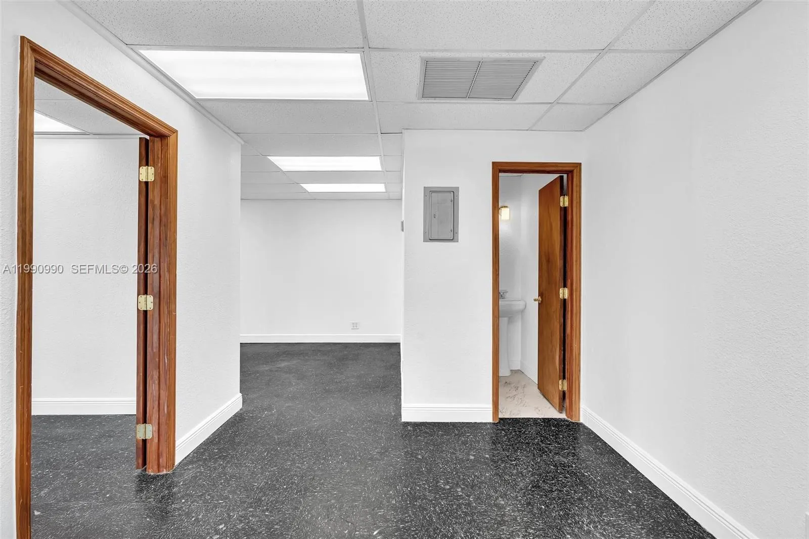 201 N University Dr 17b, Plantation, Florida 33324, Plantation, Florida 33324, ,Commercial Lease,For Rent,201 N University Dr 17b, Plantation, Florida 33324,A11990990