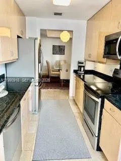 Kitchen with lots of cabinets space.