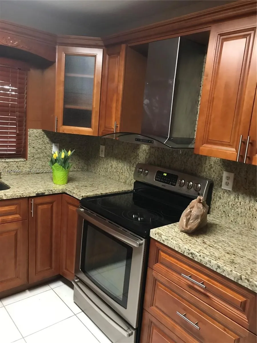 10337 Nw 9th Street Cir 1, Miami, Florida 33172, Miami, Florida 33172, 3 Bedrooms Bedrooms, ,2 BathroomsBathrooms,Residential Lease,For Rent,10337 Nw 9th Street Cir 1, Miami, Florida 33172,A11990996