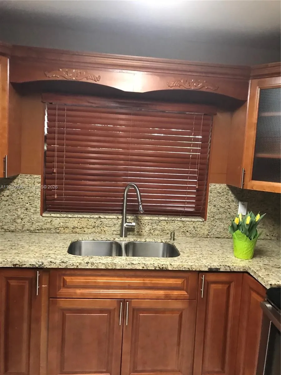 10337 Nw 9th Street Cir 1, Miami, Florida 33172, Miami, Florida 33172, 3 Bedrooms Bedrooms, ,2 BathroomsBathrooms,Residential Lease,For Rent,10337 Nw 9th Street Cir 1, Miami, Florida 33172,A11990996