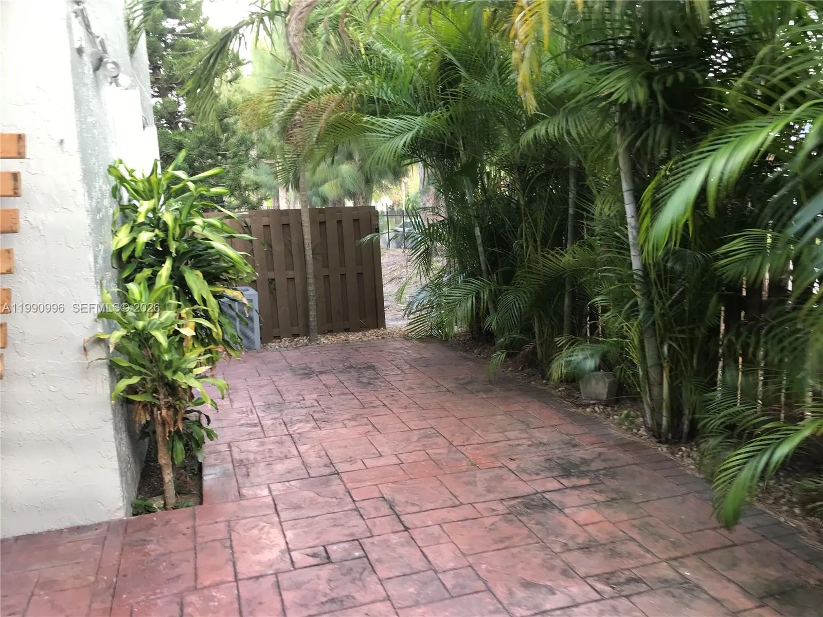 10337 Nw 9th Street Cir 1, Miami, Florida 33172, Miami, Florida 33172, 3 Bedrooms Bedrooms, ,2 BathroomsBathrooms,Residential Lease,For Rent,10337 Nw 9th Street Cir 1, Miami, Florida 33172,A11990996