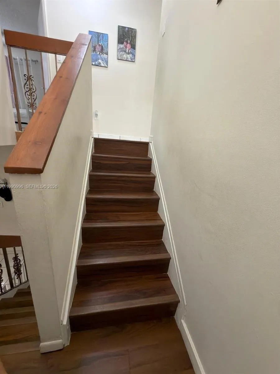 10337 Nw 9th Street Cir 1, Miami, Florida 33172, Miami, Florida 33172, 3 Bedrooms Bedrooms, ,2 BathroomsBathrooms,Residential Lease,For Rent,10337 Nw 9th Street Cir 1, Miami, Florida 33172,A11990996