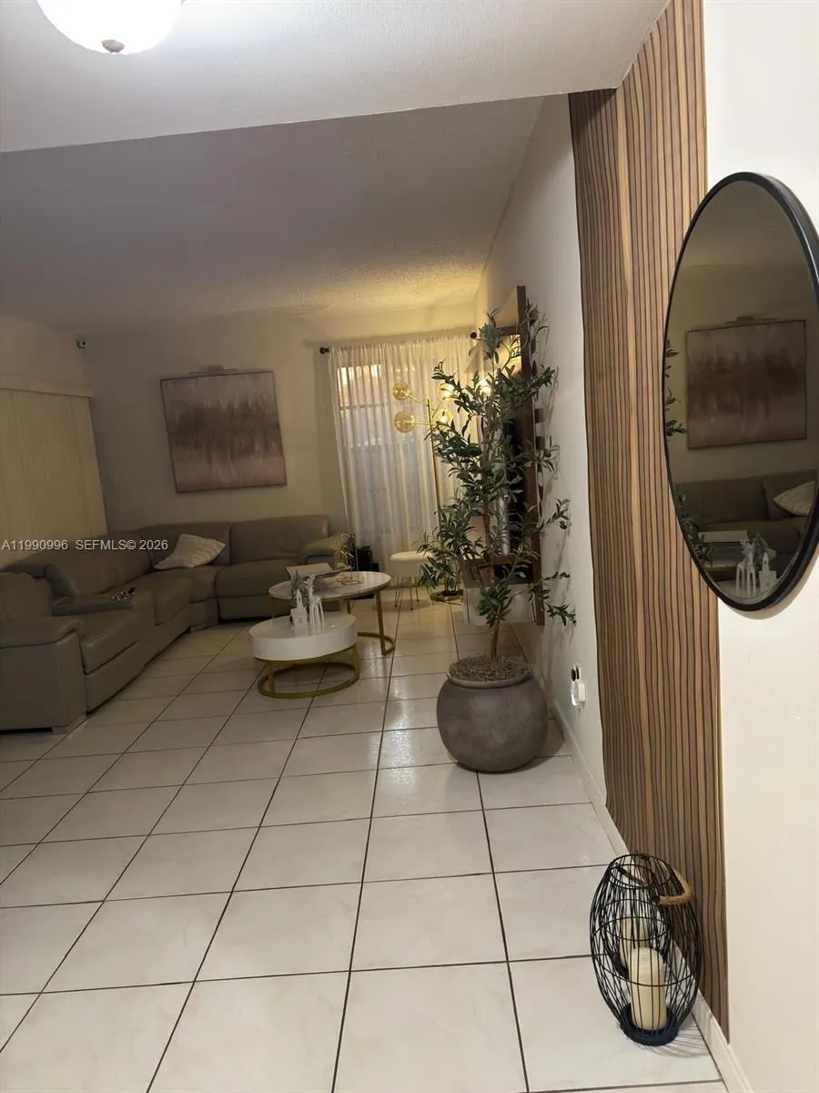 10337 Nw 9th Street Cir 1, Miami, Florida 33172, Miami, Florida 33172, 3 Bedrooms Bedrooms, ,2 BathroomsBathrooms,Residential Lease,For Rent,10337 Nw 9th Street Cir 1, Miami, Florida 33172,A11990996