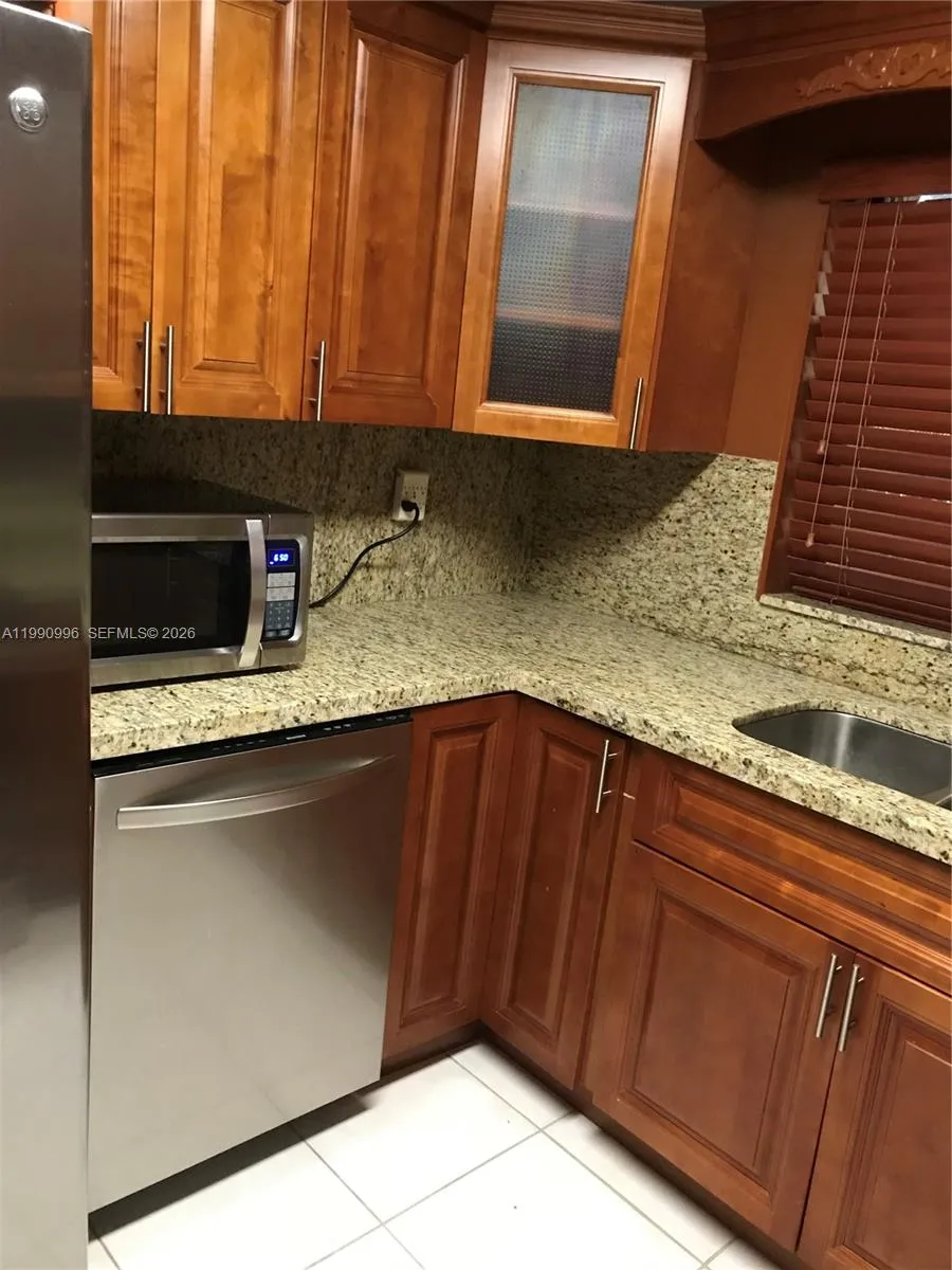 10337 Nw 9th Street Cir 1, Miami, Florida 33172, Miami, Florida 33172, 3 Bedrooms Bedrooms, ,2 BathroomsBathrooms,Residential Lease,For Rent,10337 Nw 9th Street Cir 1, Miami, Florida 33172,A11990996