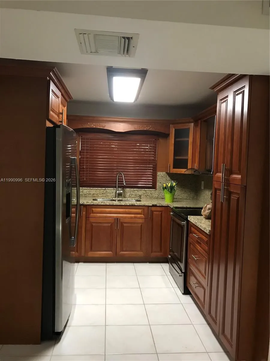 10337 Nw 9th Street Cir 1, Miami, Florida 33172, Miami, Florida 33172, 3 Bedrooms Bedrooms, ,2 BathroomsBathrooms,Residential Lease,For Rent,10337 Nw 9th Street Cir 1, Miami, Florida 33172,A11990996