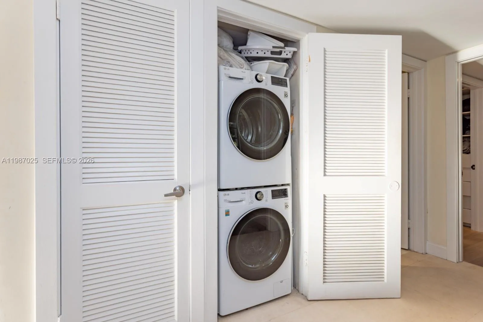 155 Ocean Lane Dr 201, Key Biscayne, Florida 33149, Key Biscayne, Florida 33149, 3 Bedrooms Bedrooms, ,2 BathroomsBathrooms,Residential,For Sale,155 Ocean Lane Dr 201, Key Biscayne, Florida 33149,A11987025