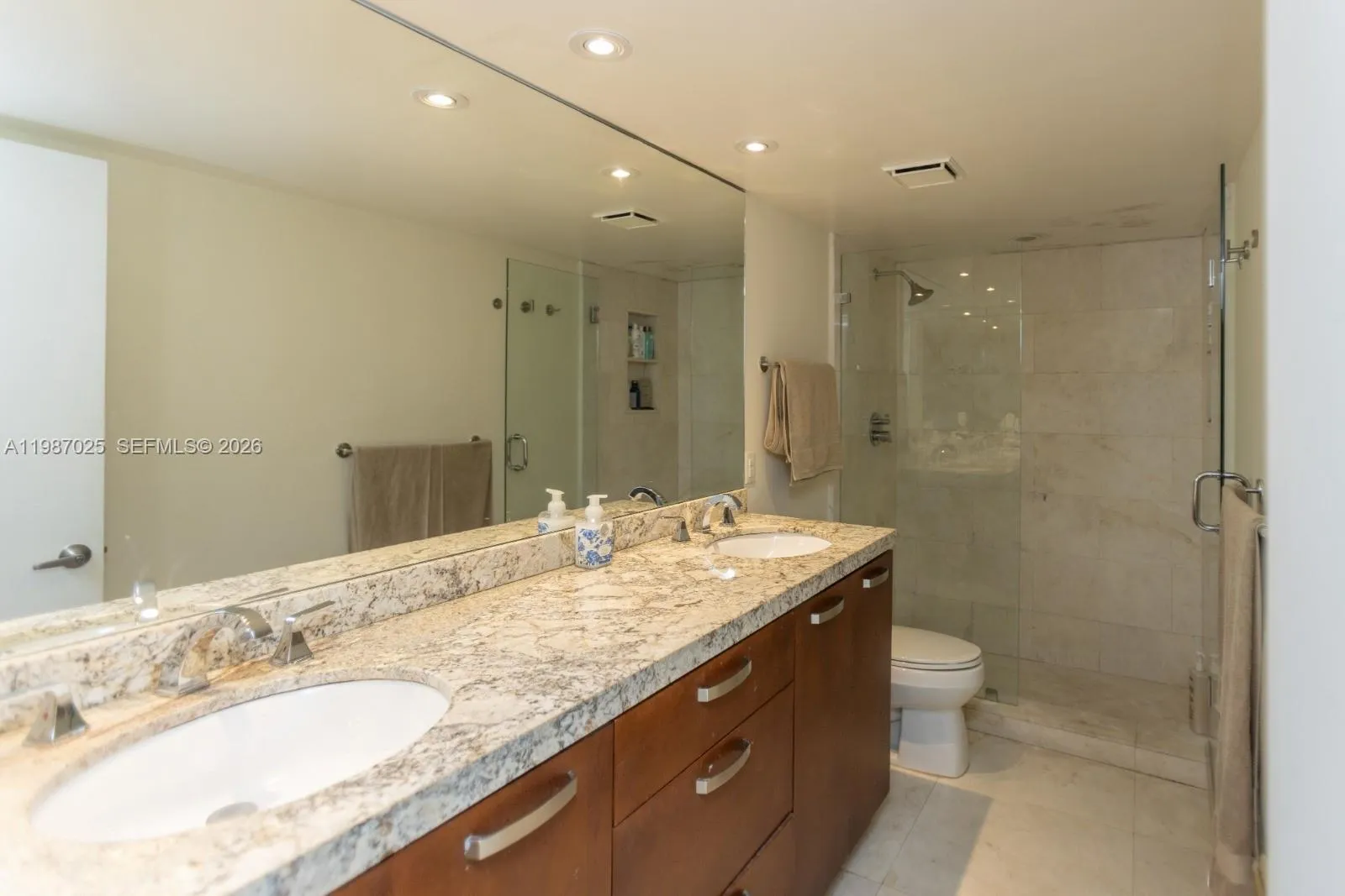 155 Ocean Lane Dr 201, Key Biscayne, Florida 33149, Key Biscayne, Florida 33149, 3 Bedrooms Bedrooms, ,2 BathroomsBathrooms,Residential,For Sale,155 Ocean Lane Dr 201, Key Biscayne, Florida 33149,A11987025