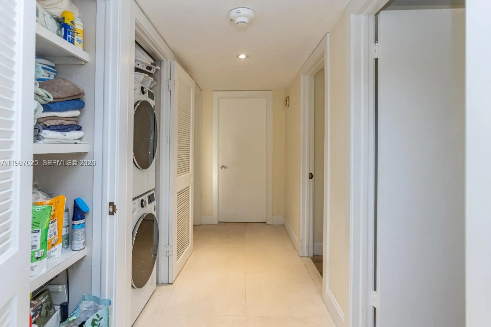 155 Ocean Lane Dr 201, Key Biscayne, Florida 33149, Key Biscayne, Florida 33149, 3 Bedrooms Bedrooms, ,2 BathroomsBathrooms,Residential,For Sale,155 Ocean Lane Dr 201, Key Biscayne, Florida 33149,A11987025