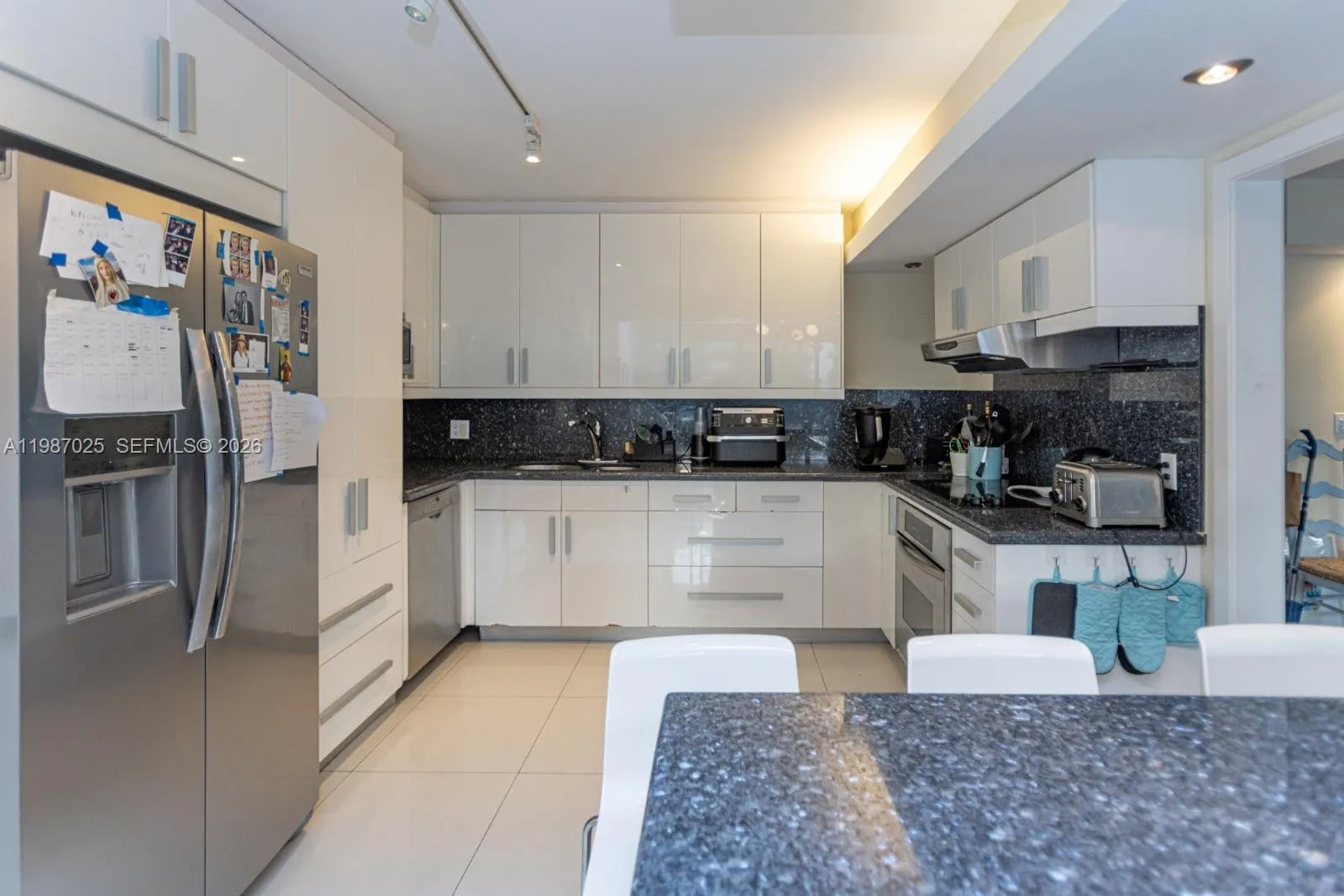 155 Ocean Lane Dr 201, Key Biscayne, Florida 33149, Key Biscayne, Florida 33149, 3 Bedrooms Bedrooms, ,2 BathroomsBathrooms,Residential,For Sale,155 Ocean Lane Dr 201, Key Biscayne, Florida 33149,A11987025