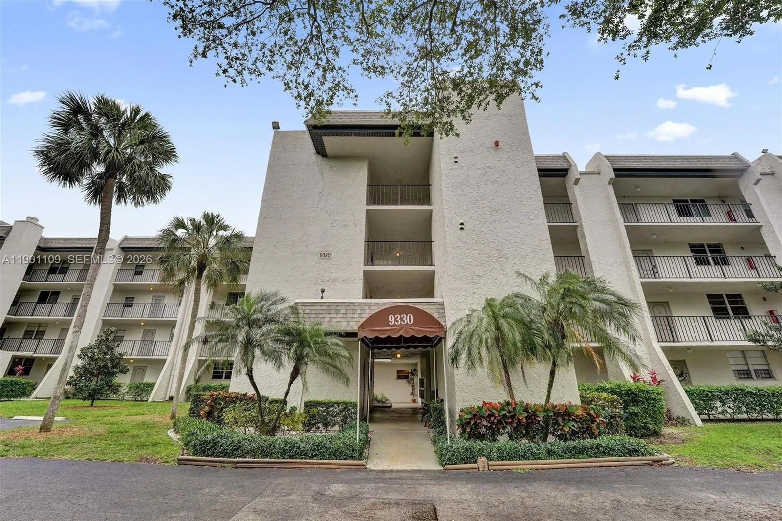 9330 Lagoon Pl 109, Davie, Florida 33324, Davie, Florida 33324, 3 Bedrooms Bedrooms, ,2 BathroomsBathrooms,Residential,For Sale,9330 Lagoon Pl 109, Davie, Florida 33324,A11991109